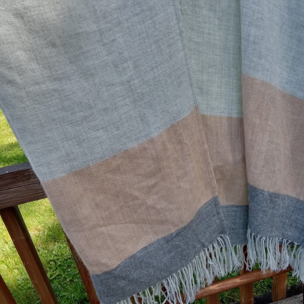 Loft One Size Cape Cardigan Open Front Gray Peach Fringe Boho Grannycore Beachy - Picture 3 of 6